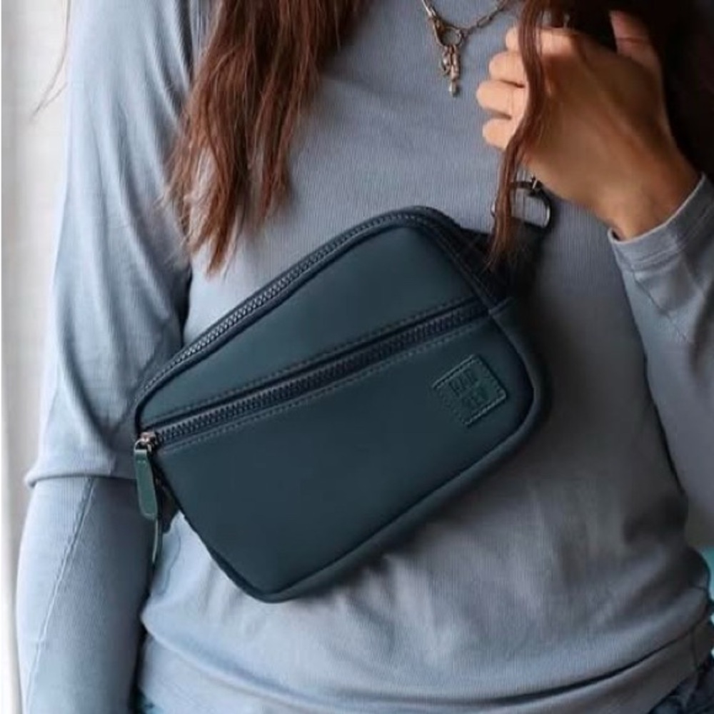 Rad Rev Neoprene Sling in Deep Sea